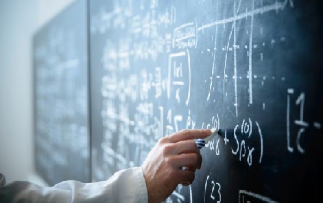 Government says post-16 GCSE resit policy will continue this year despite recommendation to rethink.